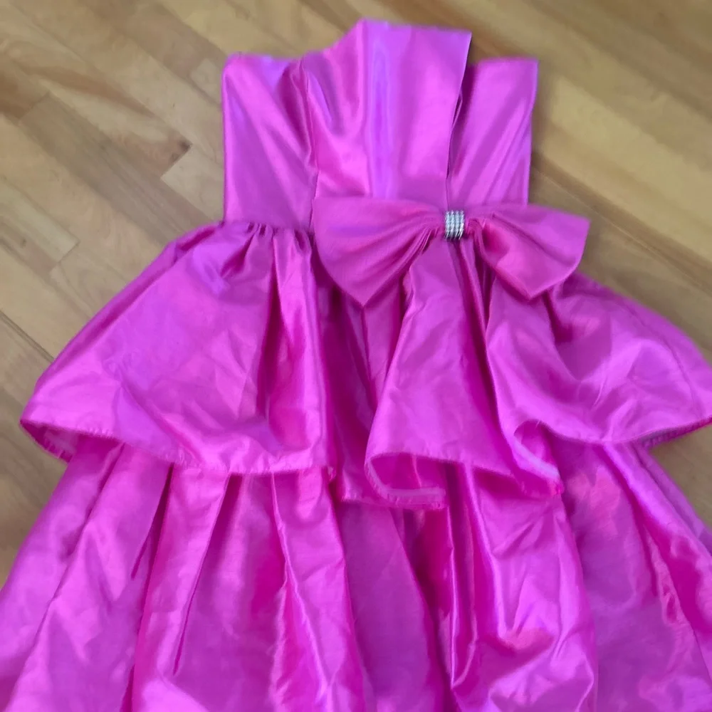 Dress - Picture 1 of 5